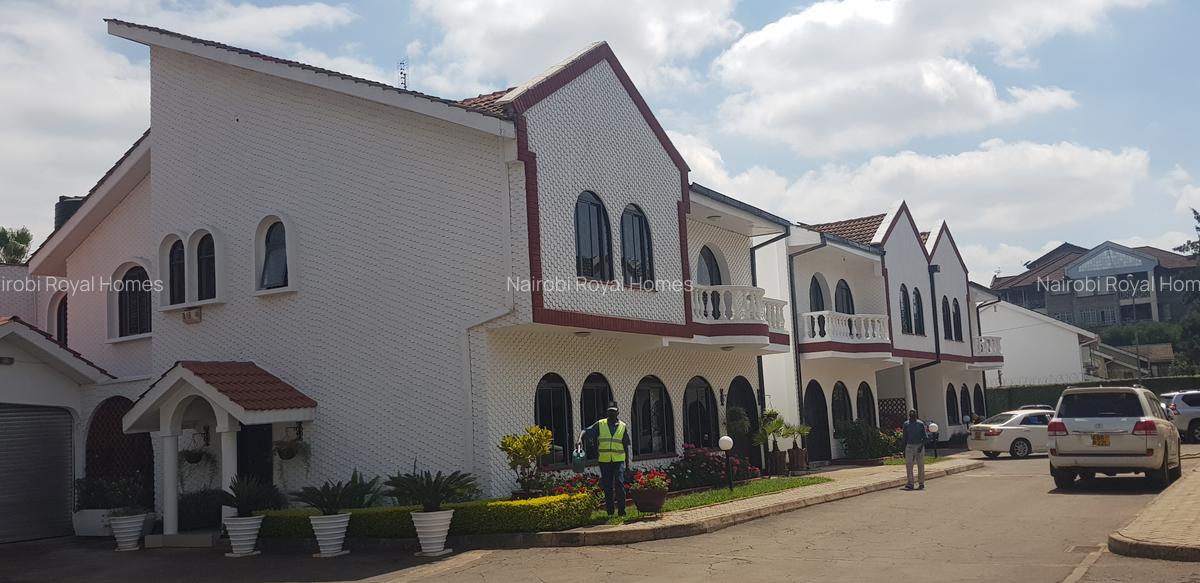 5 Bed Townhouse with En Suite at Yaya Center - 1