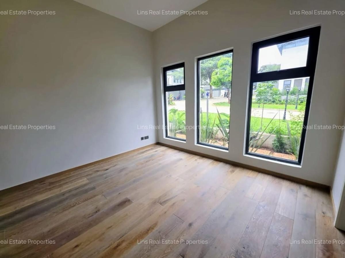 5 Bed Townhouse with En Suite in Runda - 9