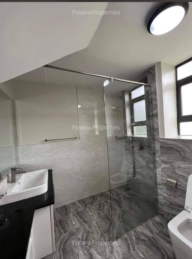 4 Bed Apartment with En Suite in Riverside - 9
