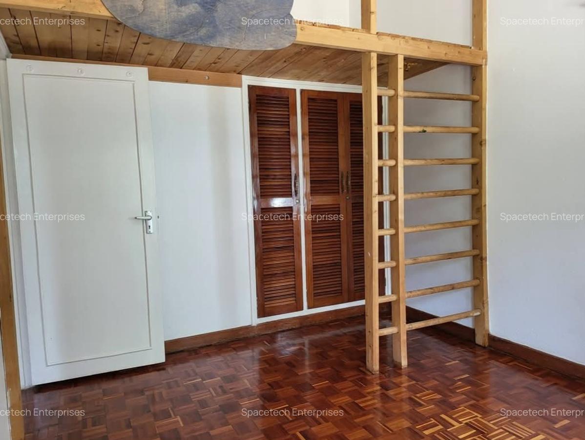 4 Bed House with Staff Quarters in Hill View - 12