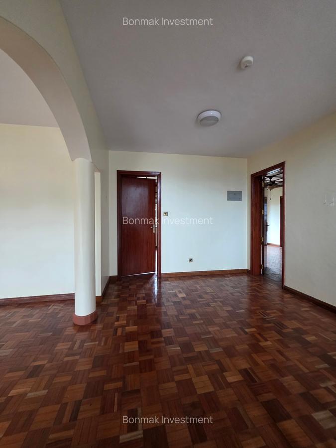 5 Bed House with En Suite at Old Runda. - 20