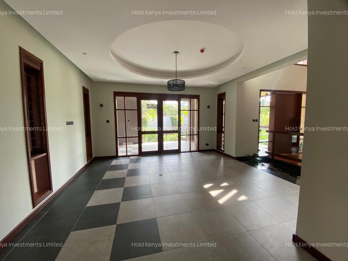 6 Bed House with En Suite at Runda Mumwe - 4