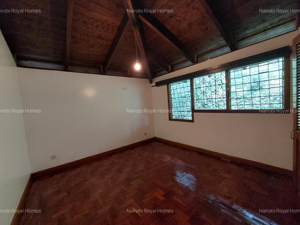 4 Bed House with En Suite at Lake View - 13