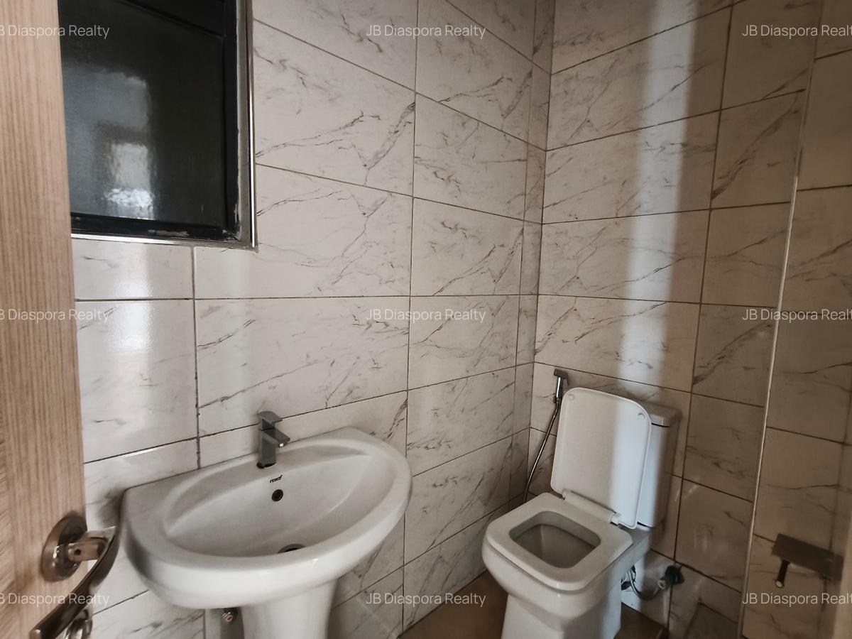 4 Bed Apartment with En Suite at 5Th Parklands Avenue - 15