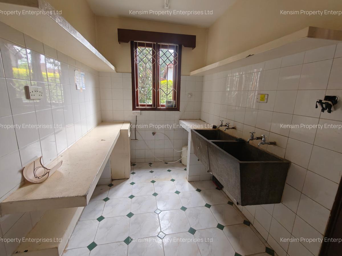 4 Bed Townhouse with En Suite in Lavington - 7