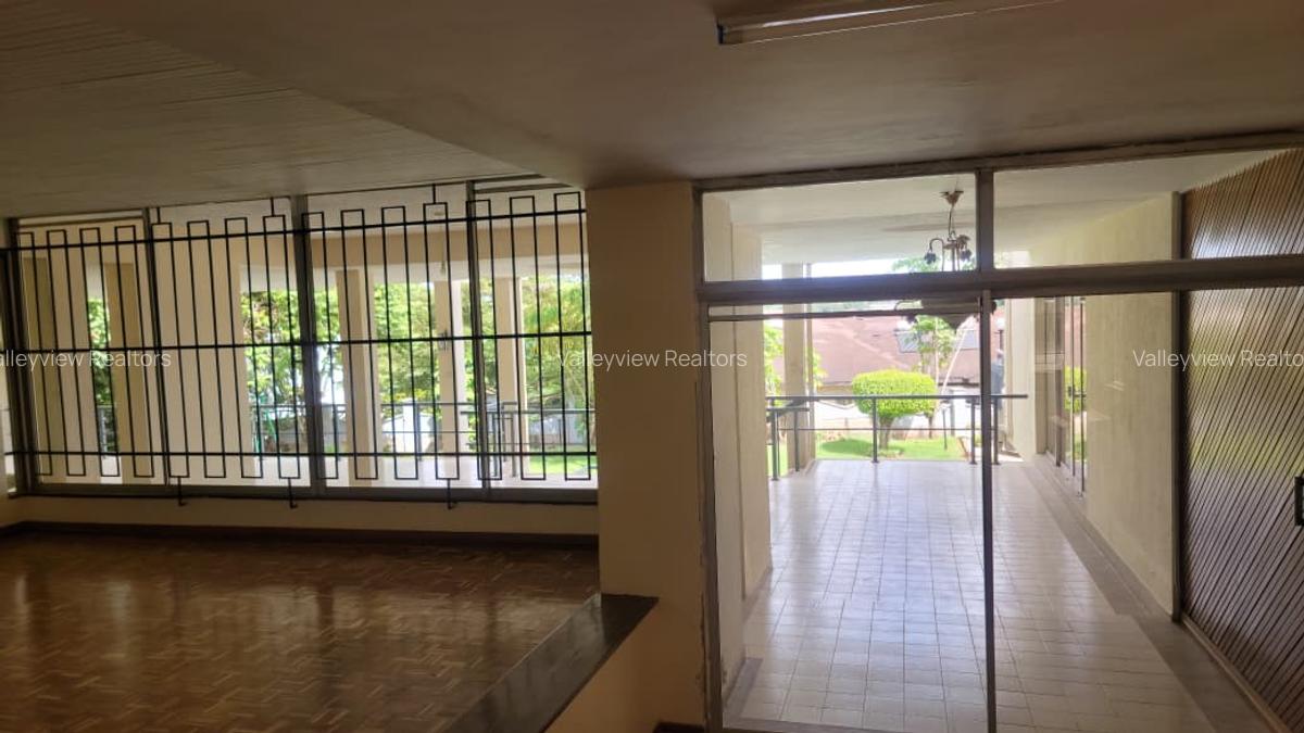2,120 ft² Office with Service Charge Included at Lavington - 19
