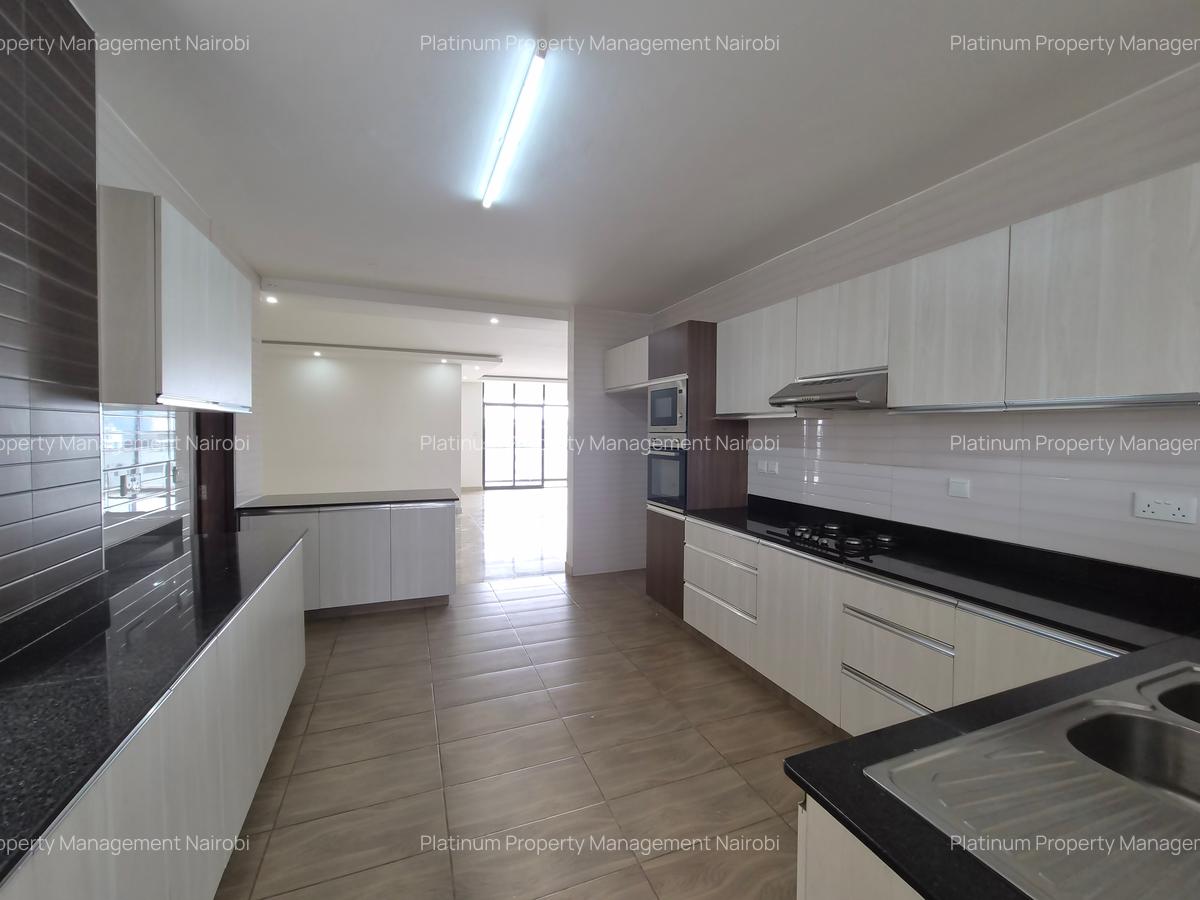 4 Bed Apartment with En Suite at Weslands - 6