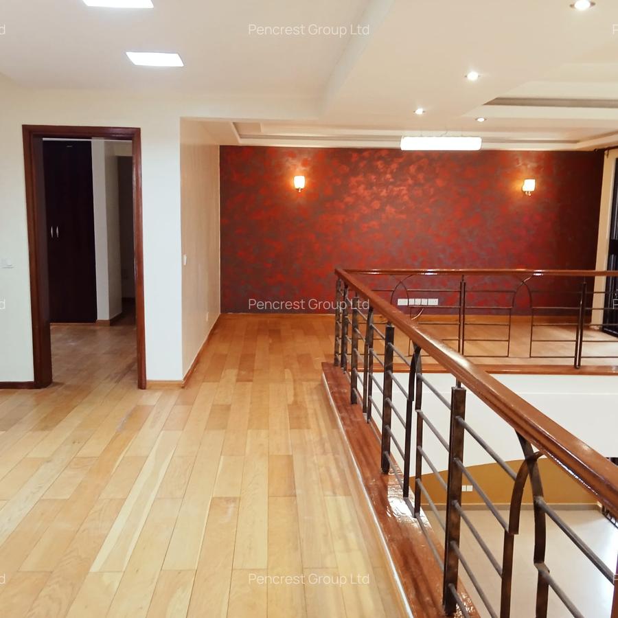 4 Bed Townhouse with En Suite in Lavington - 15