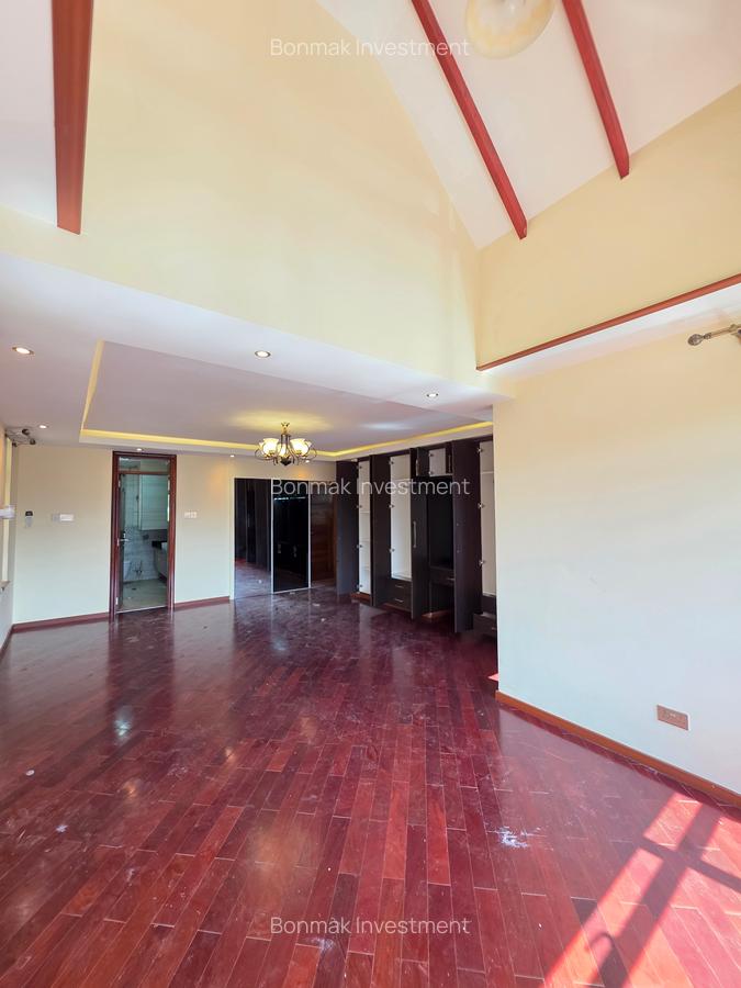 5 Bed Townhouse with En Suite at Lavington Green - 17
