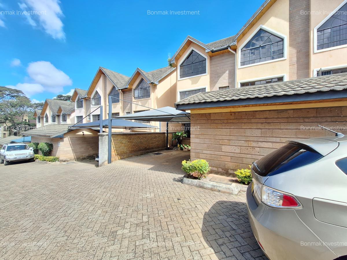 5 Bed Townhouse with En Suite at Lavington Green - 8
