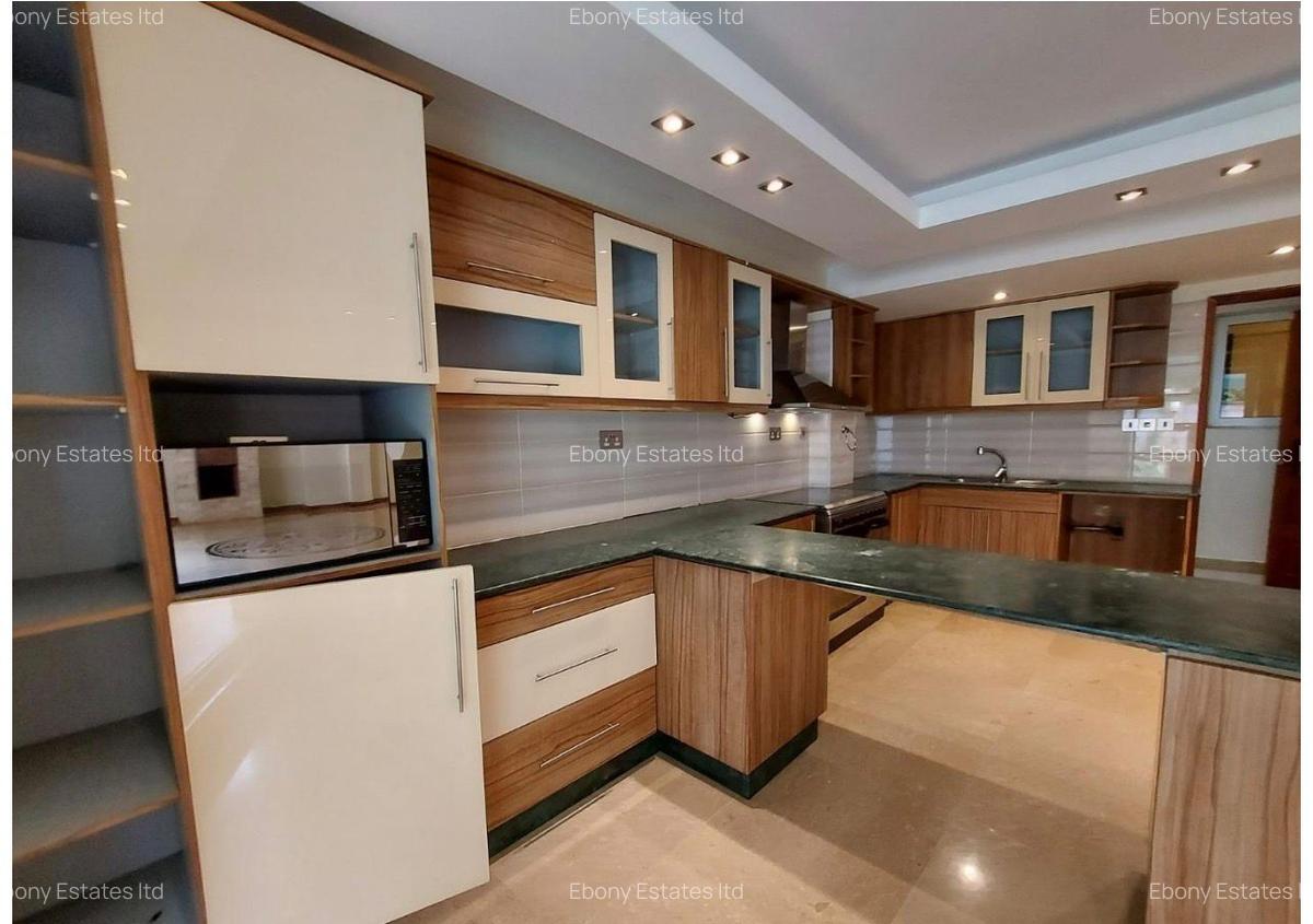 4 Bed Townhouse with En Suite in Lavington - 3