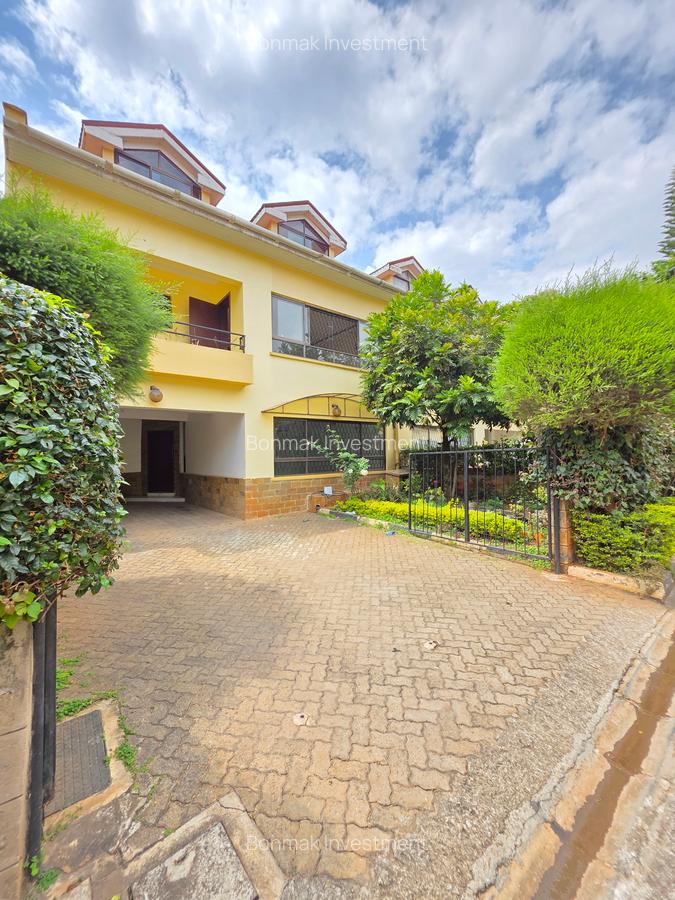 5 Bed Townhouse with En Suite at Lavington Green - 2