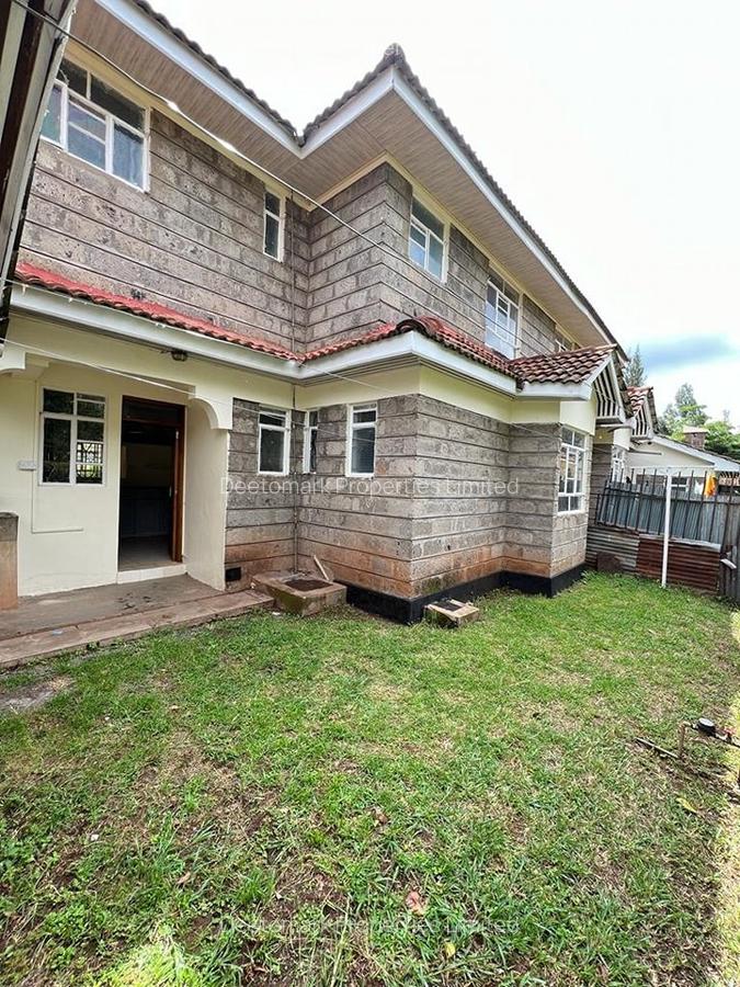 4 Bed Townhouse with En Suite at Galleria - 2