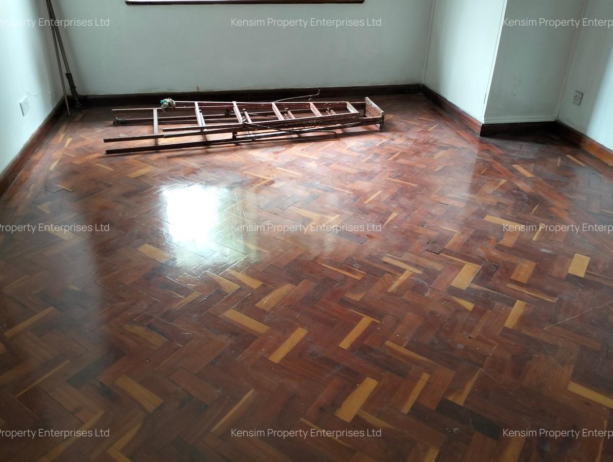 4 Bed Townhouse with En Suite in Spring Valley - 9