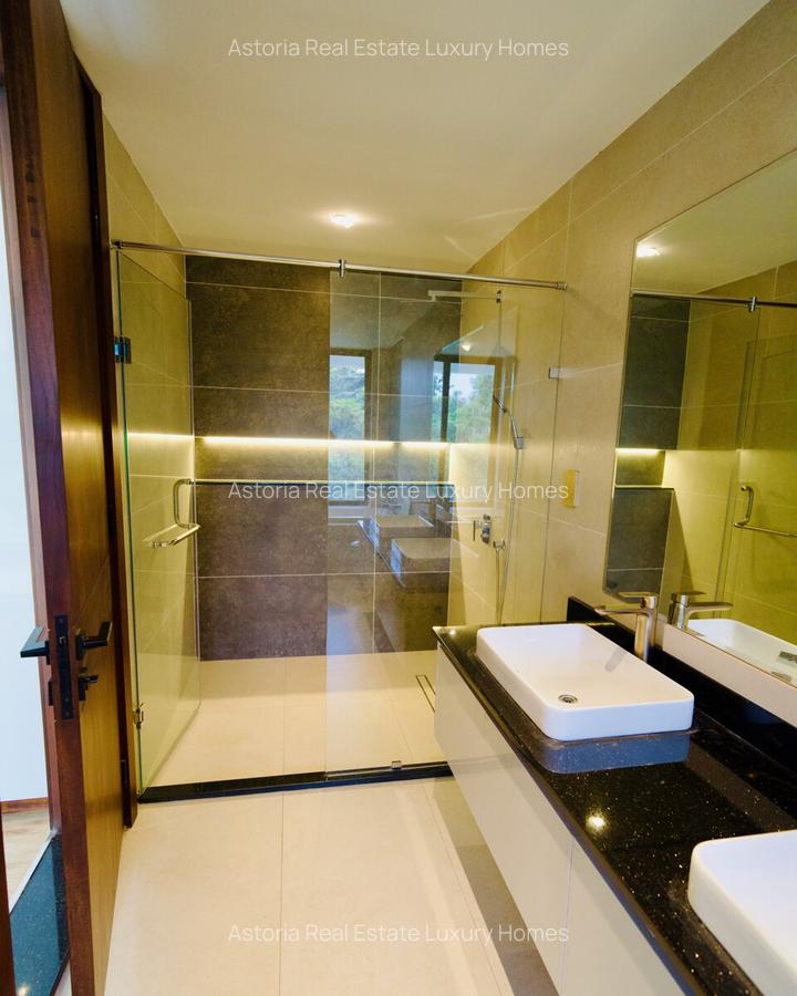 6 Bed Villa with En Suite at 2026-183 - 19