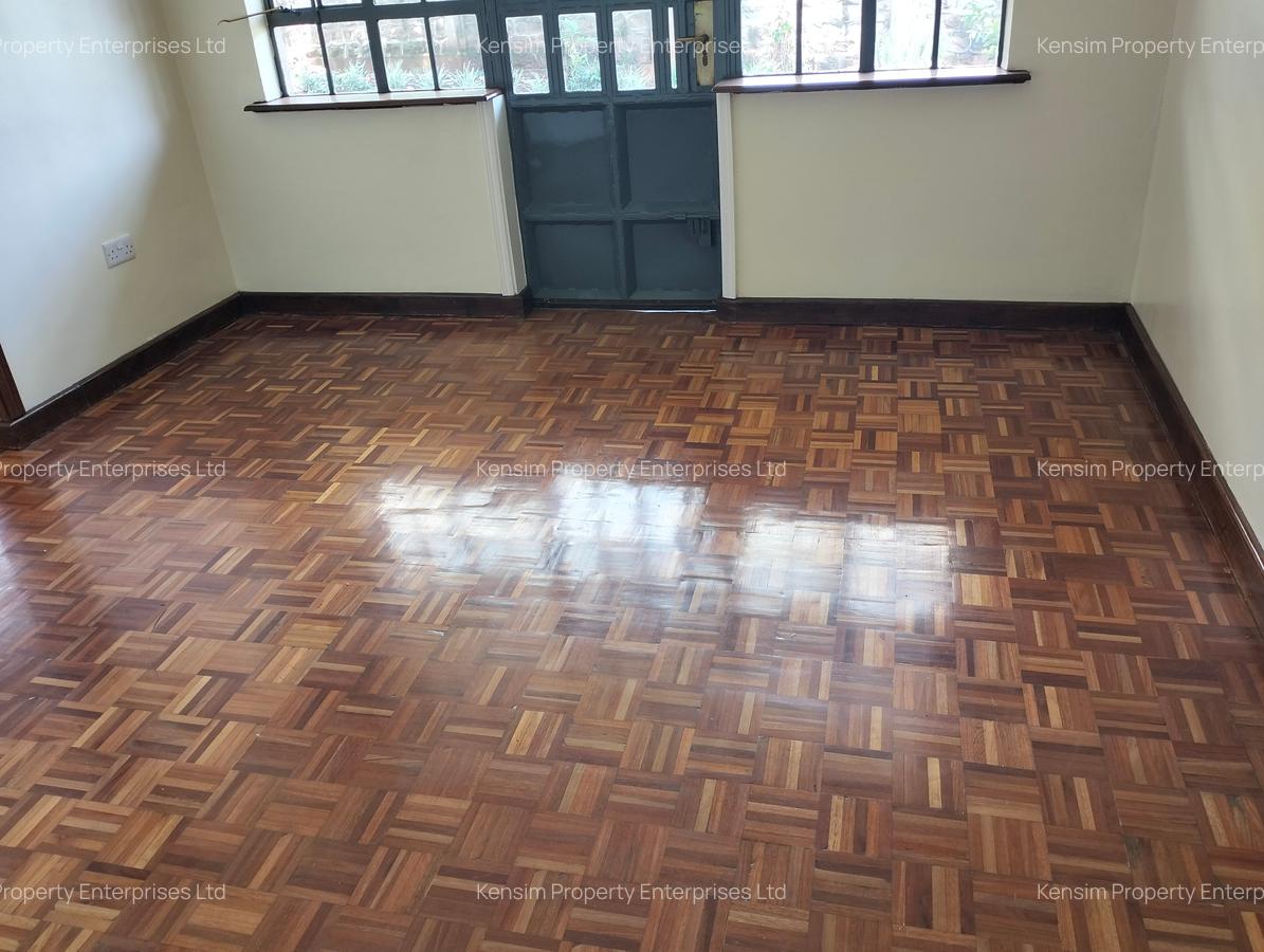 5 Bed Townhouse with En Suite in Kitisuru - 12