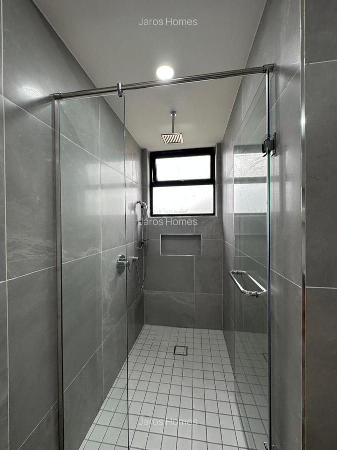 3 Bed Apartment with En Suite at Riverside Drive - 8
