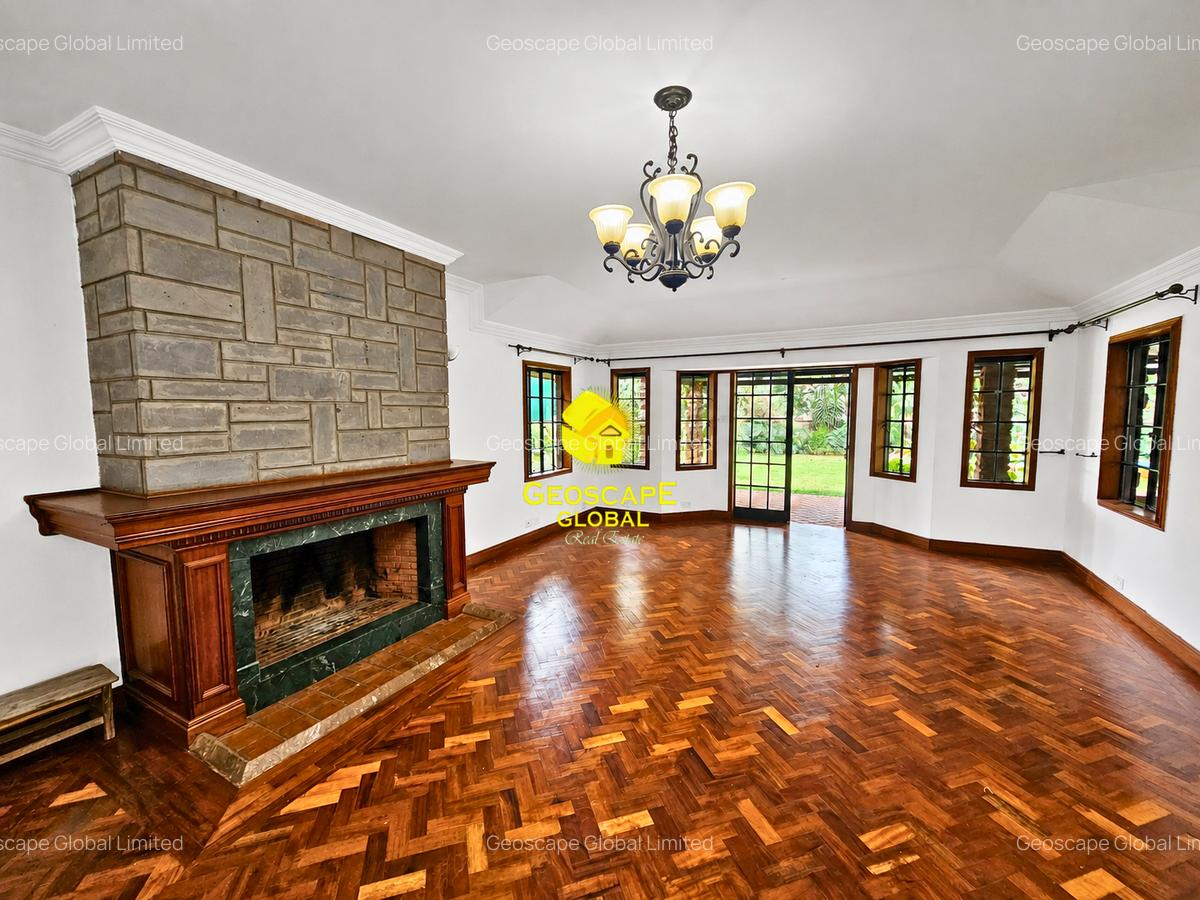 5 Bed House with En Suite in Runda - 3