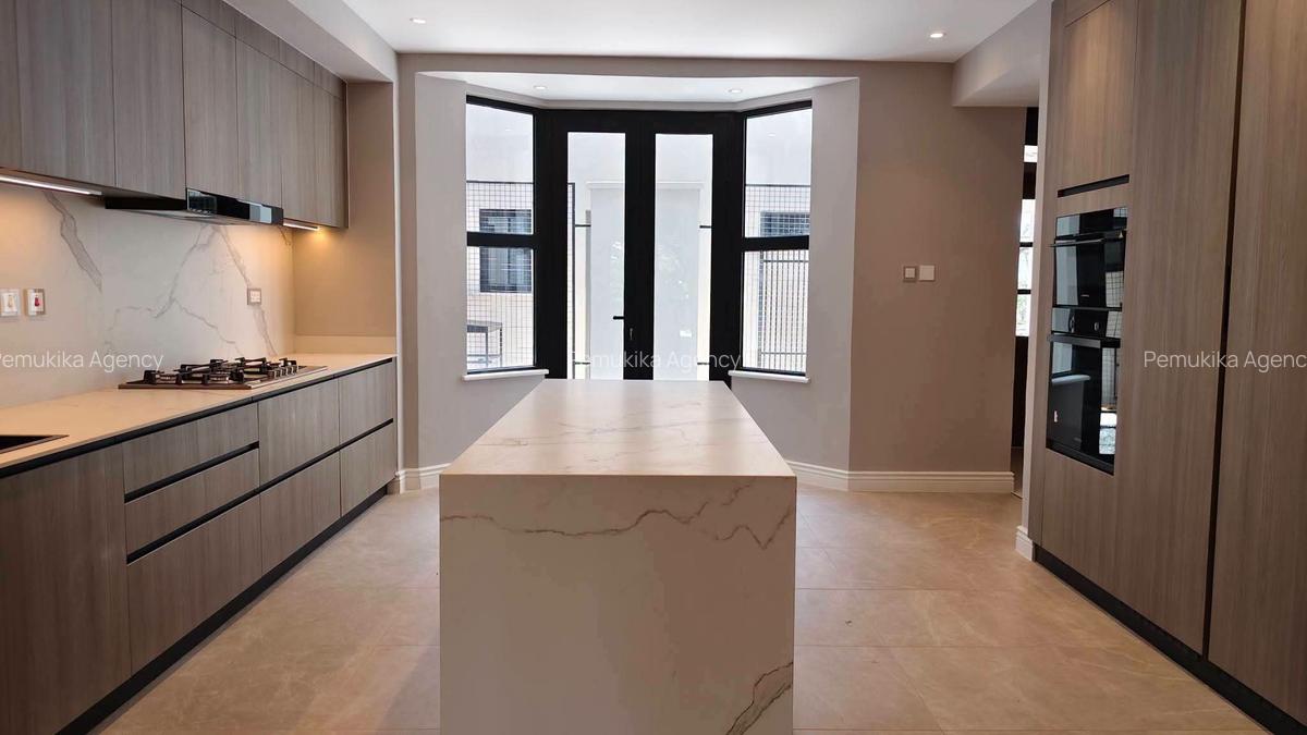 5 Bed Villa with En Suite in Runda - 14