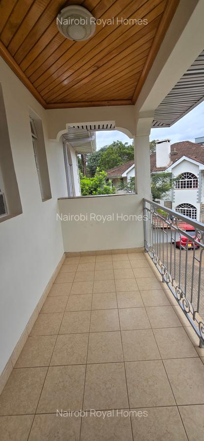 5 Bed Townhouse with En Suite at Lavington Road - 10