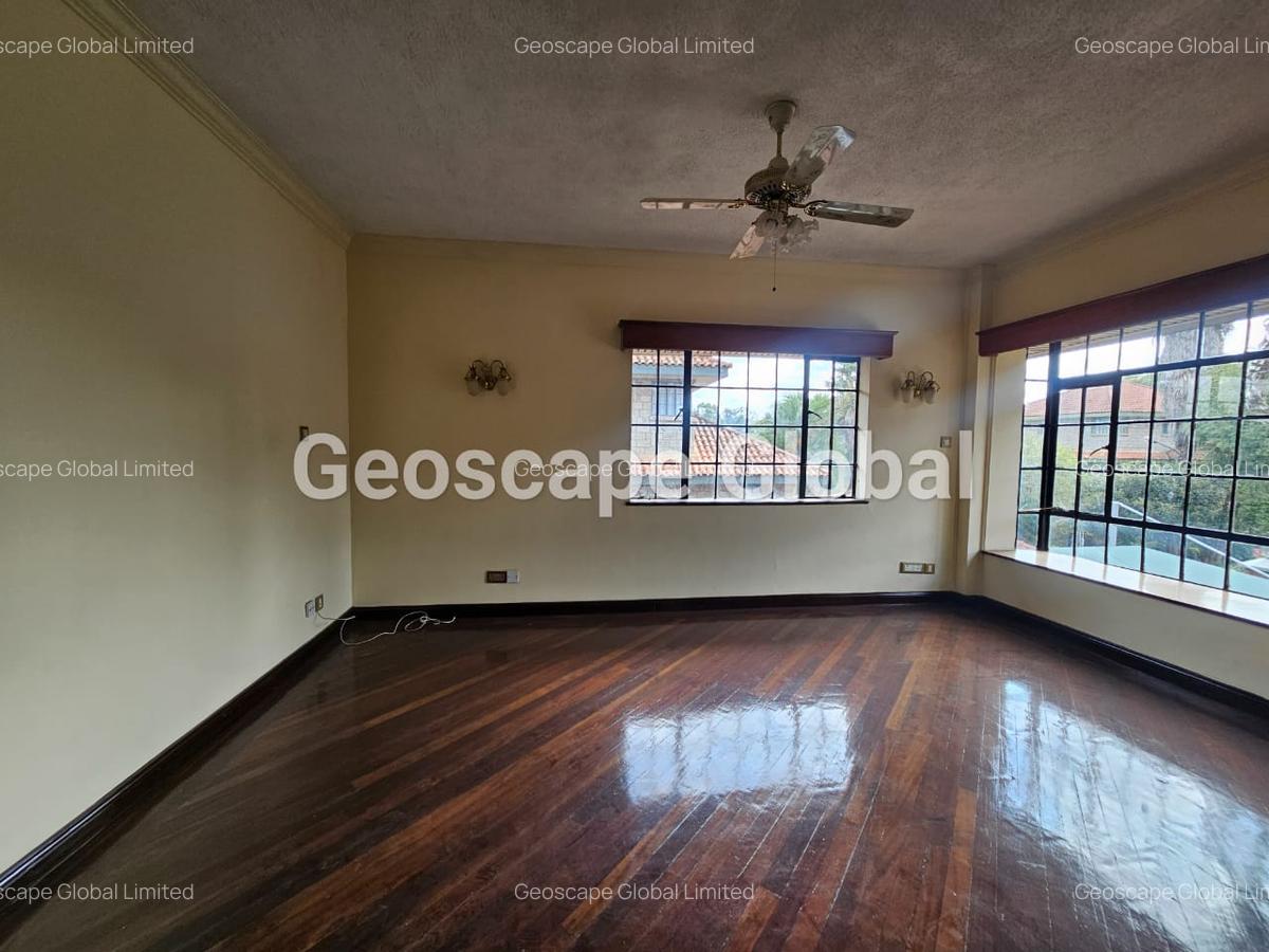 5 Bed Townhouse with En Suite in Spring Valley - 9