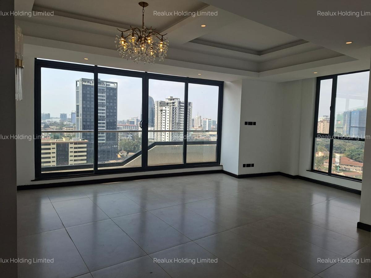 3 Bed Apartment with En Suite in Riverside - 1
