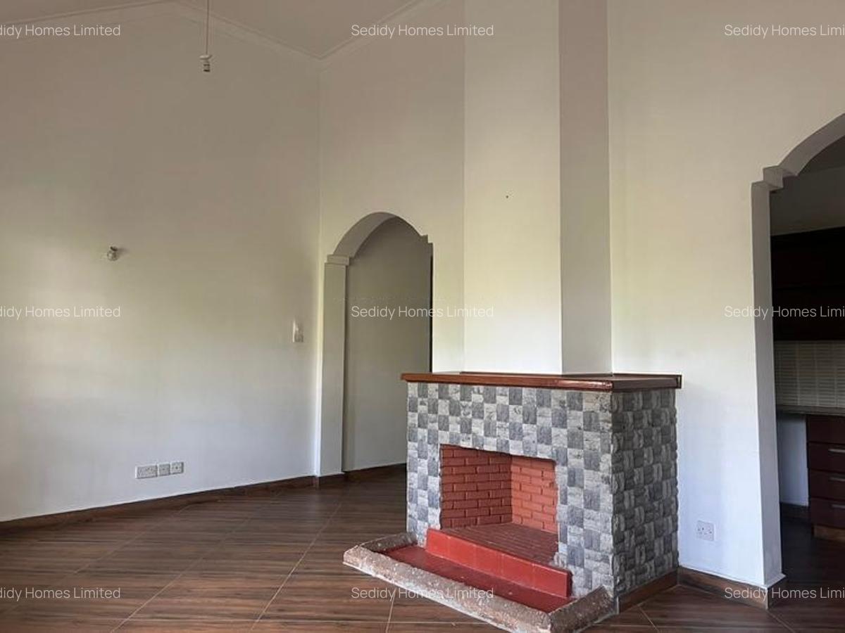 5 Bed Townhouse with En Suite in Rosslyn - 16