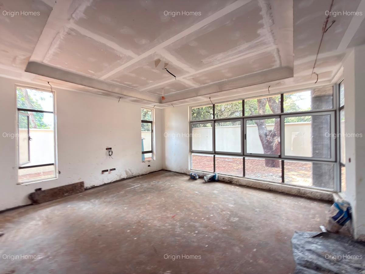 5 Bed Townhouse with En Suite at Lavington - 9