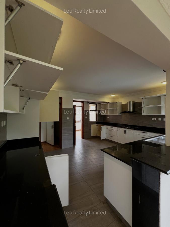 4 Bed Townhouse with En Suite in Lavington - 5