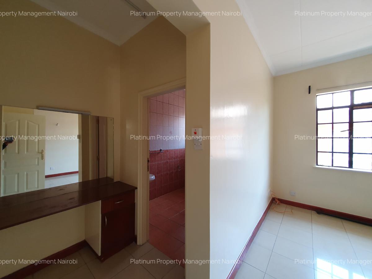 4 Bed Apartment with En Suite in General Mathenge - 14