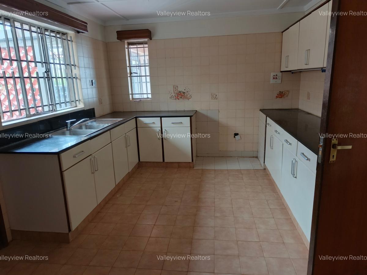 4 Bed Townhouse with En Suite at Kileleshwa - 4