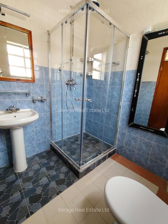 3 Bed Apartment with Parking in Riverside - 5