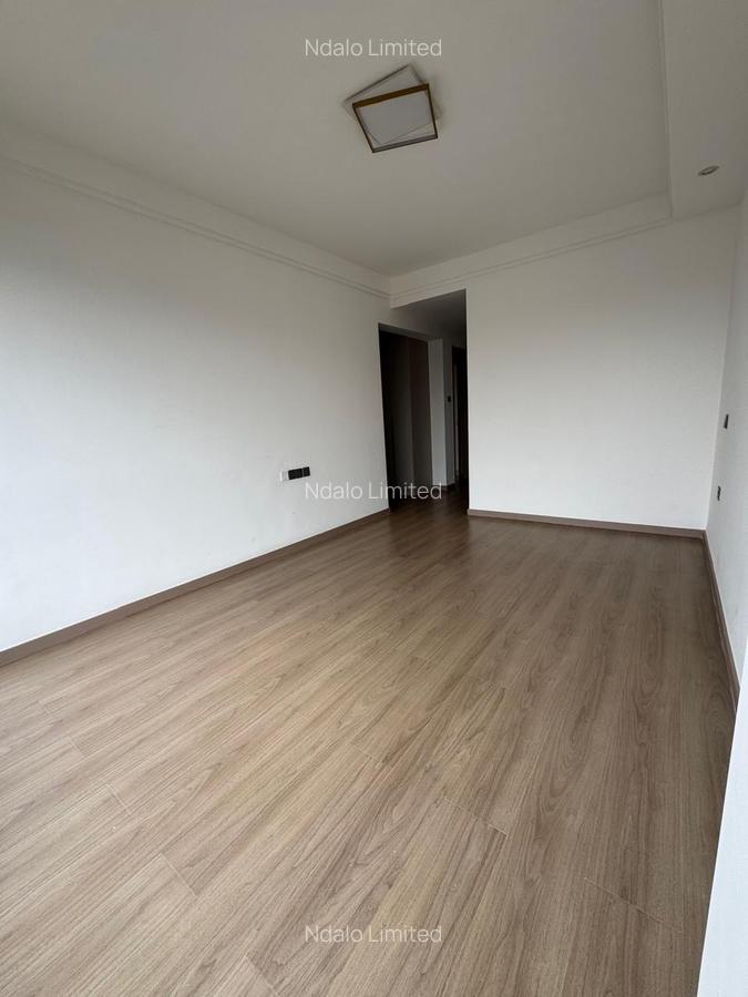 3 Bed Apartment with En Suite at Riverside - 8