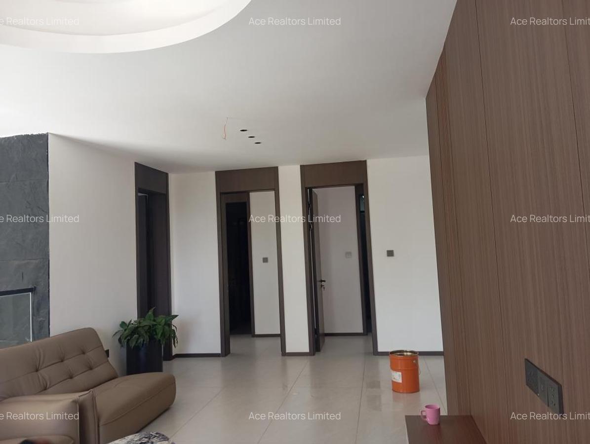 5 Bed Townhouse with En Suite at Lavington - 10