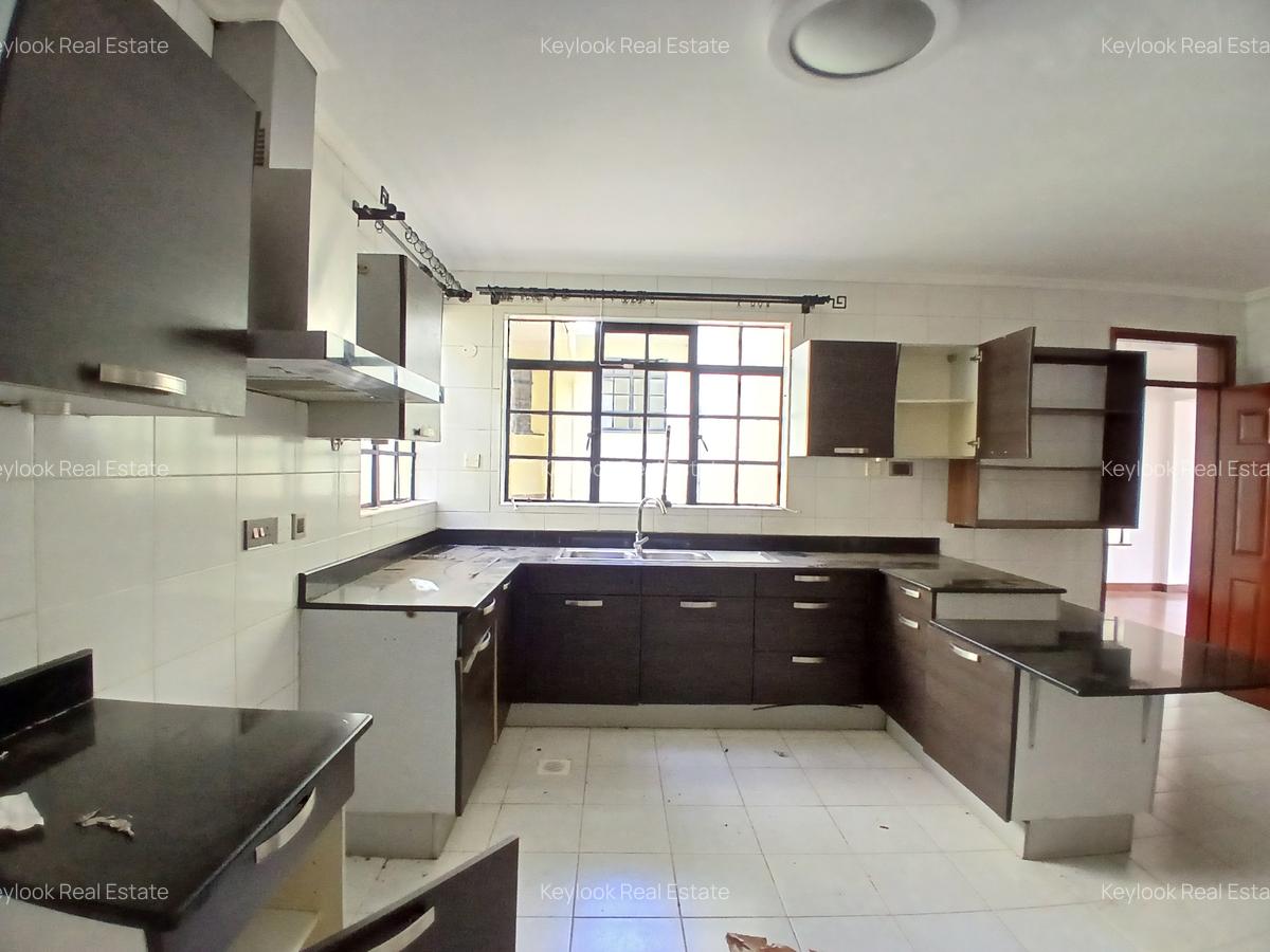 5 Bed Townhouse with En Suite at Lavington Green - 11