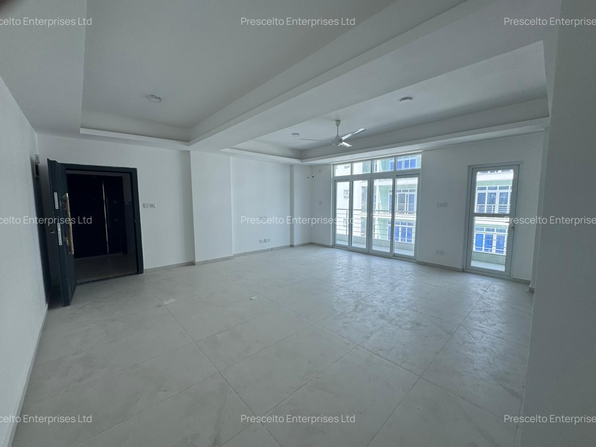 2 Bed Apartment with En Suite at Off Links Road - 4