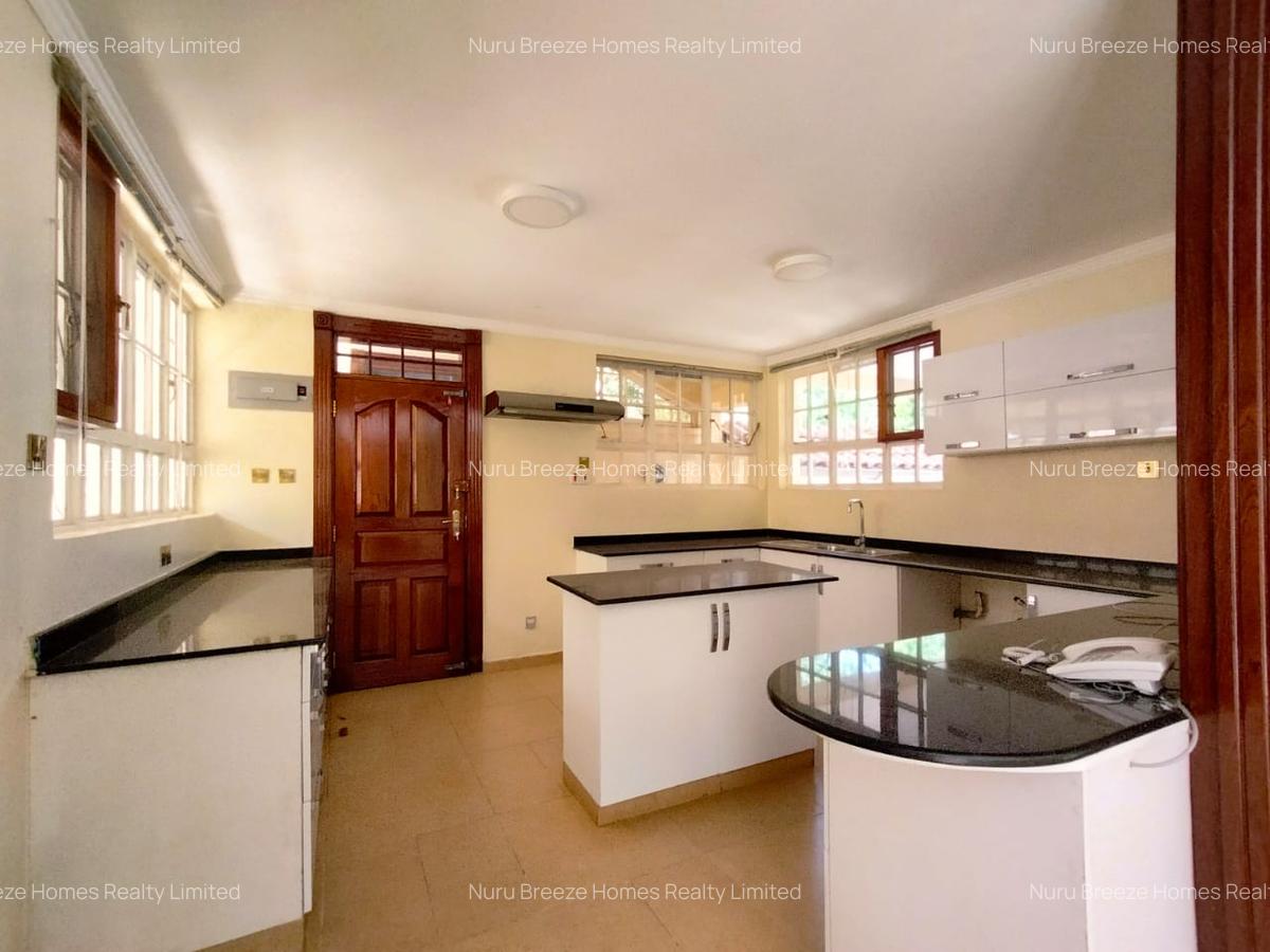 4 Bed Villa with En Suite in Kyuna - 12
