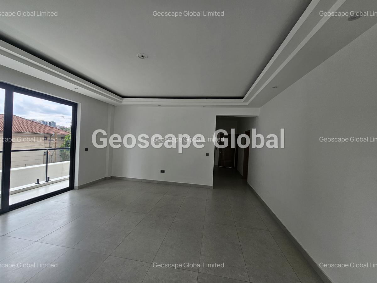 3 Bed Apartment with En Suite in Brookside - 11