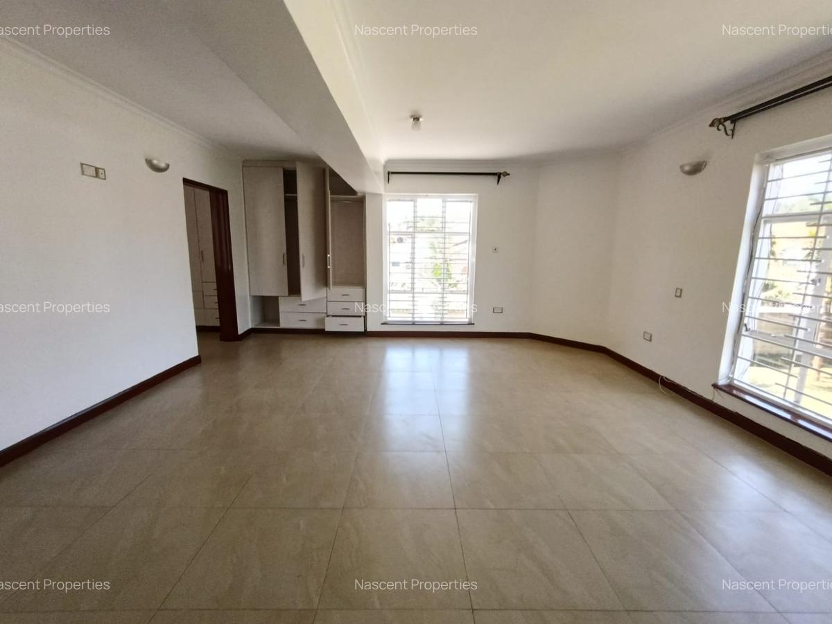 4 Bed House with En Suite in Runda - 15