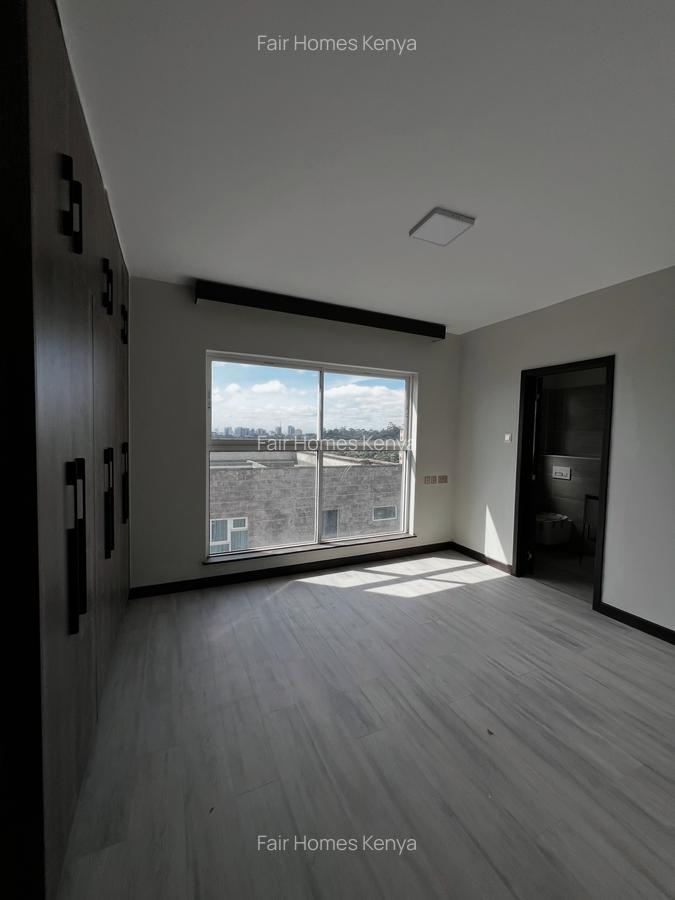 3 Bed Apartment with En Suite at Riverside Drive - 14