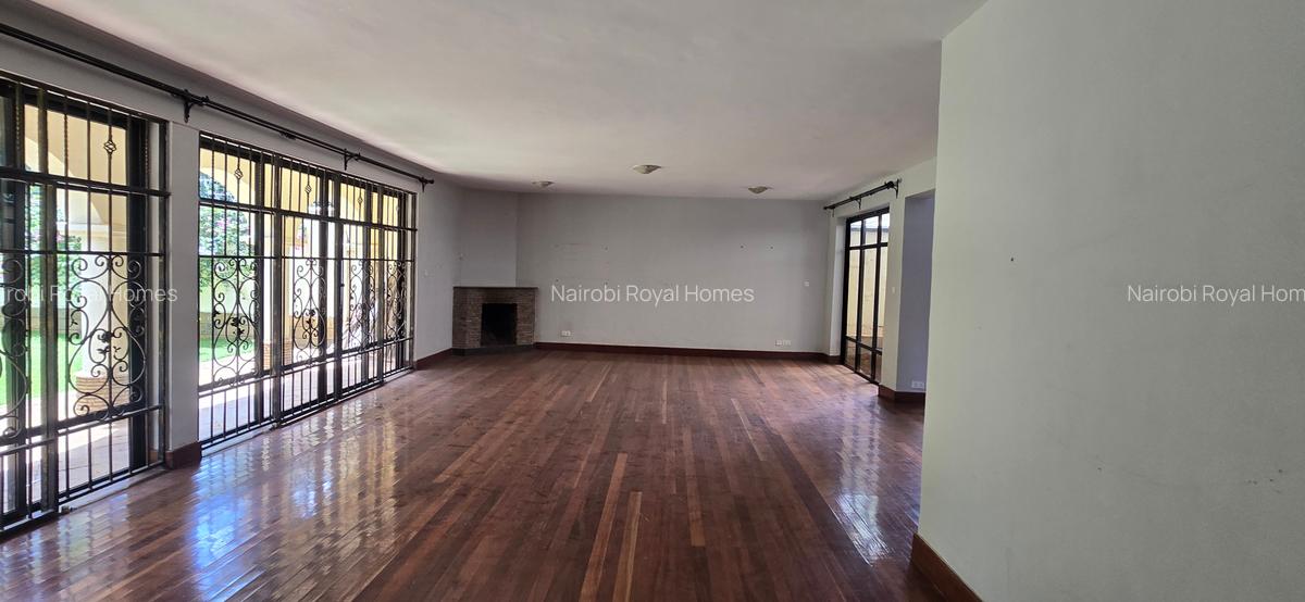 5 Bed Townhouse with En Suite at Lavington Convent Drive - 7
