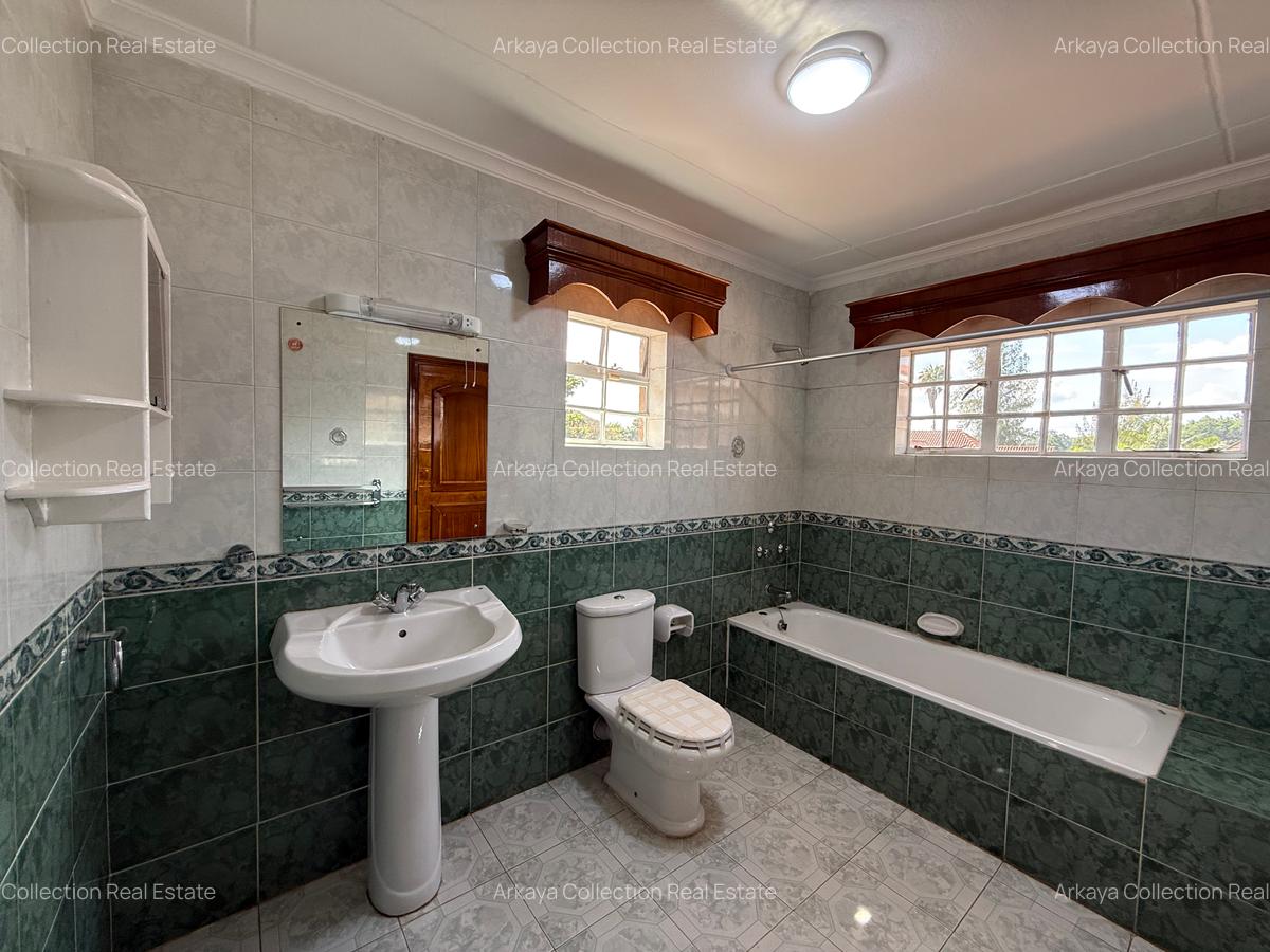 5 Bed House with En Suite in Runda - 19