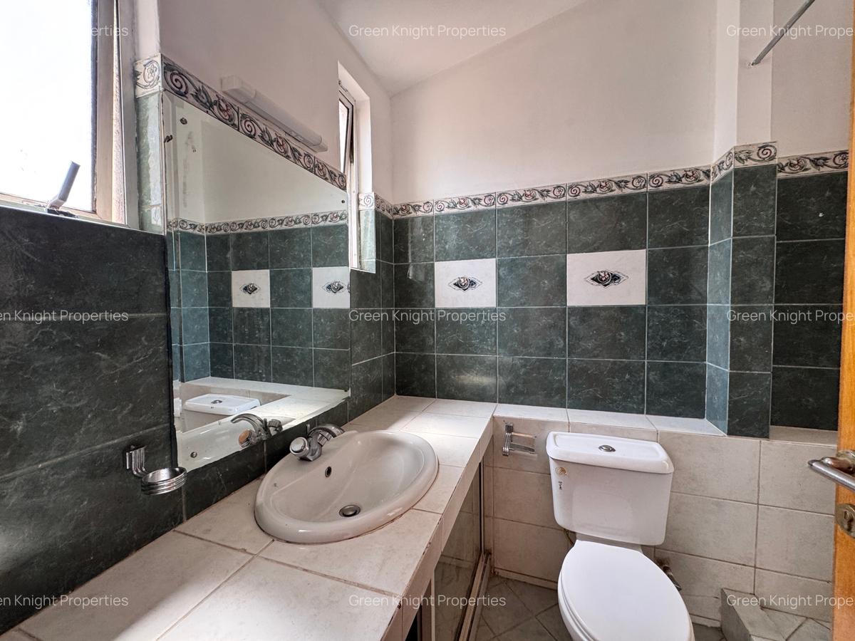 4 Bed Townhouse with En Suite in Kilimani - 13