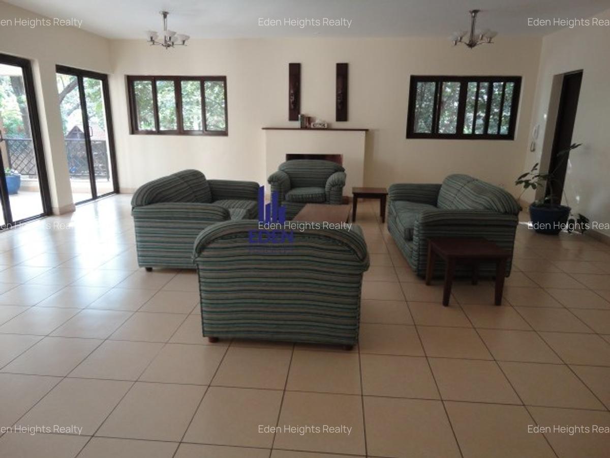 3 Bed Apartment with En Suite in Riverside - 12