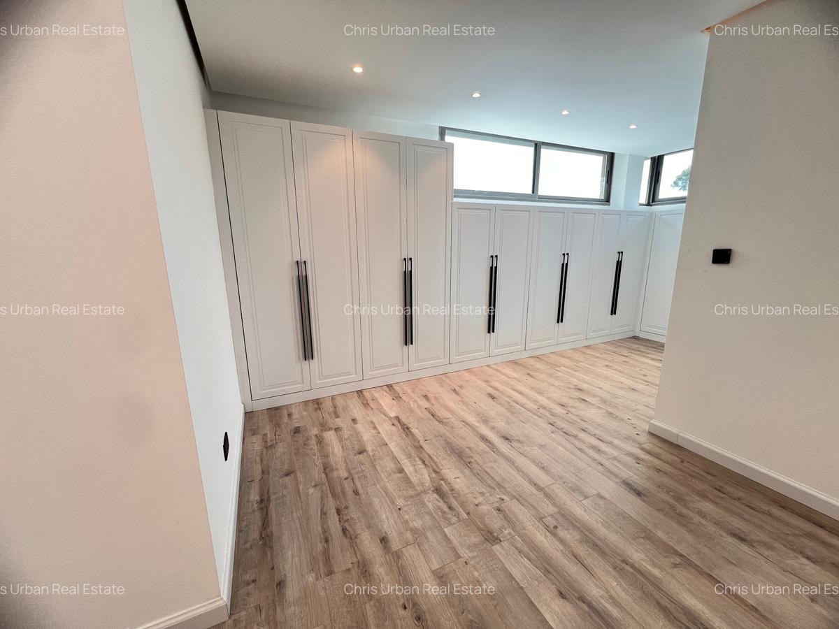 5 Bed Townhouse with En Suite at Lavington Mall - 16