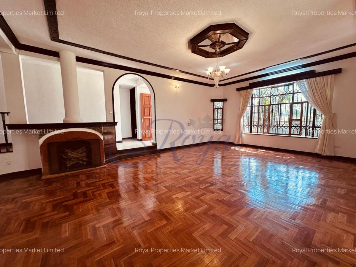 5 Bed House with En Suite in Runda - 2