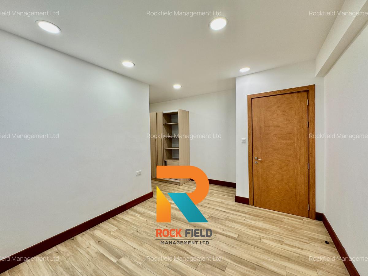 2 Bed Apartment with En Suite in Parklands - 14