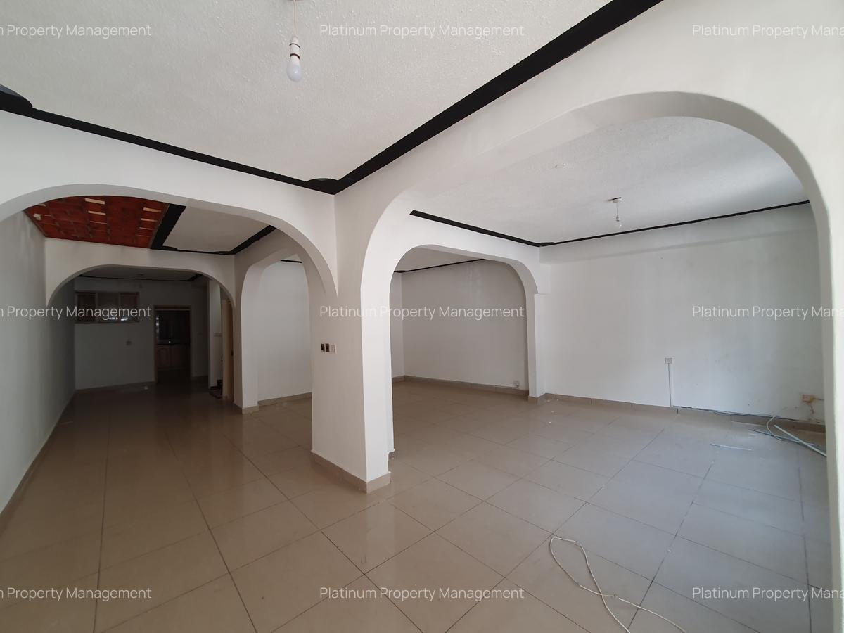 4 Bed House with En Suite at 2Nd Parklands Avenue - 3