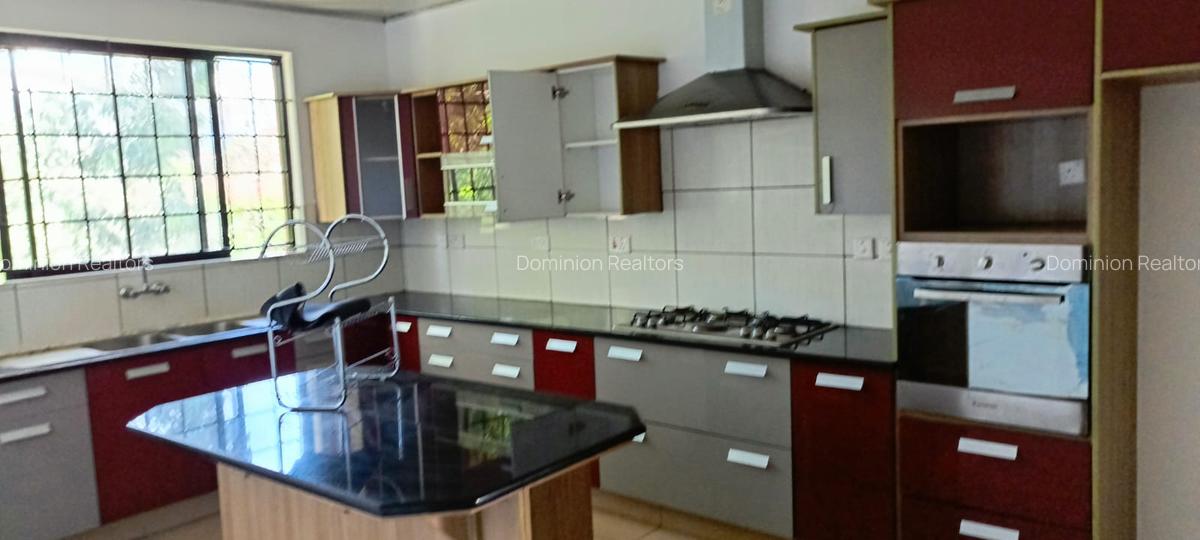 3 Bed Apartment with En Suite in Riverside - 2