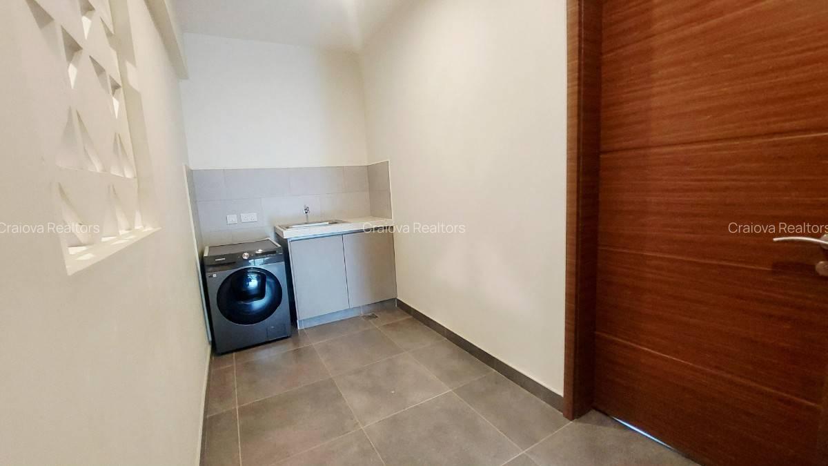 3 Bed Apartment with En Suite at Riverside Drive - 10